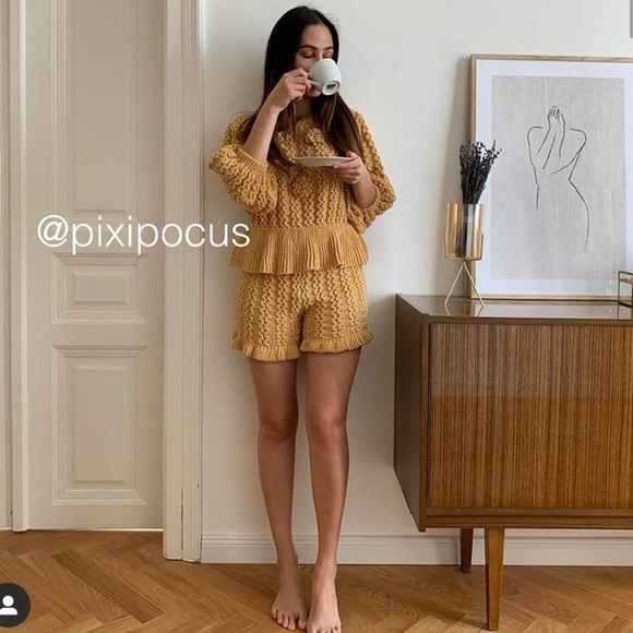 ZARA Embroidered Ruffle Sweater Orange NWT - Picture 3 of 10